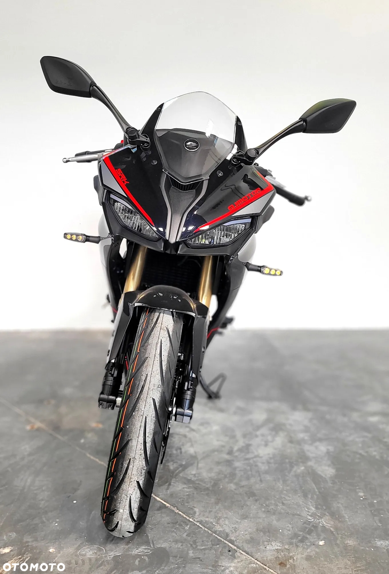 QJMOTOR SRK 125R - 7