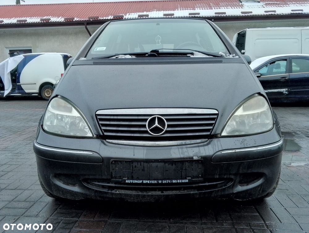KOMPLETNY PRZÓD Mercedes-Benz Klasa A W168 FL (Po Lift) (01-04r.) 195 – METEOR GRAU kolor lakier czarny Europa MASKA LAMPA ZDERZAK BŁOTNIK GRILL ATRAPA PAS PRZEDNI WZMOCNIENIE CZOŁOWE CHŁODNICA HALOGEN do założenia bez malowania - 1