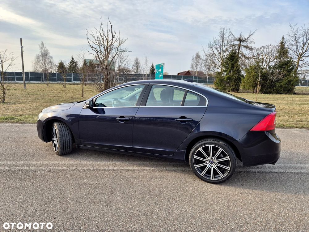 Volvo S60 D2 Momentum - 11