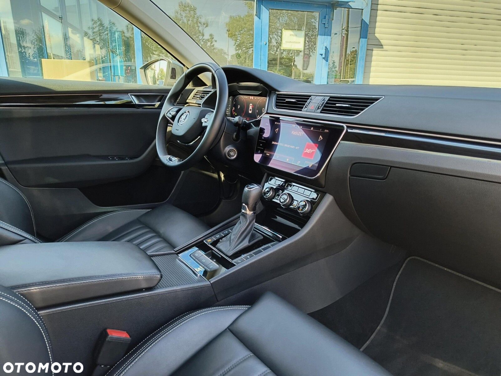 Skoda Superb 2.0 TDI SCR L&K DSG - 9