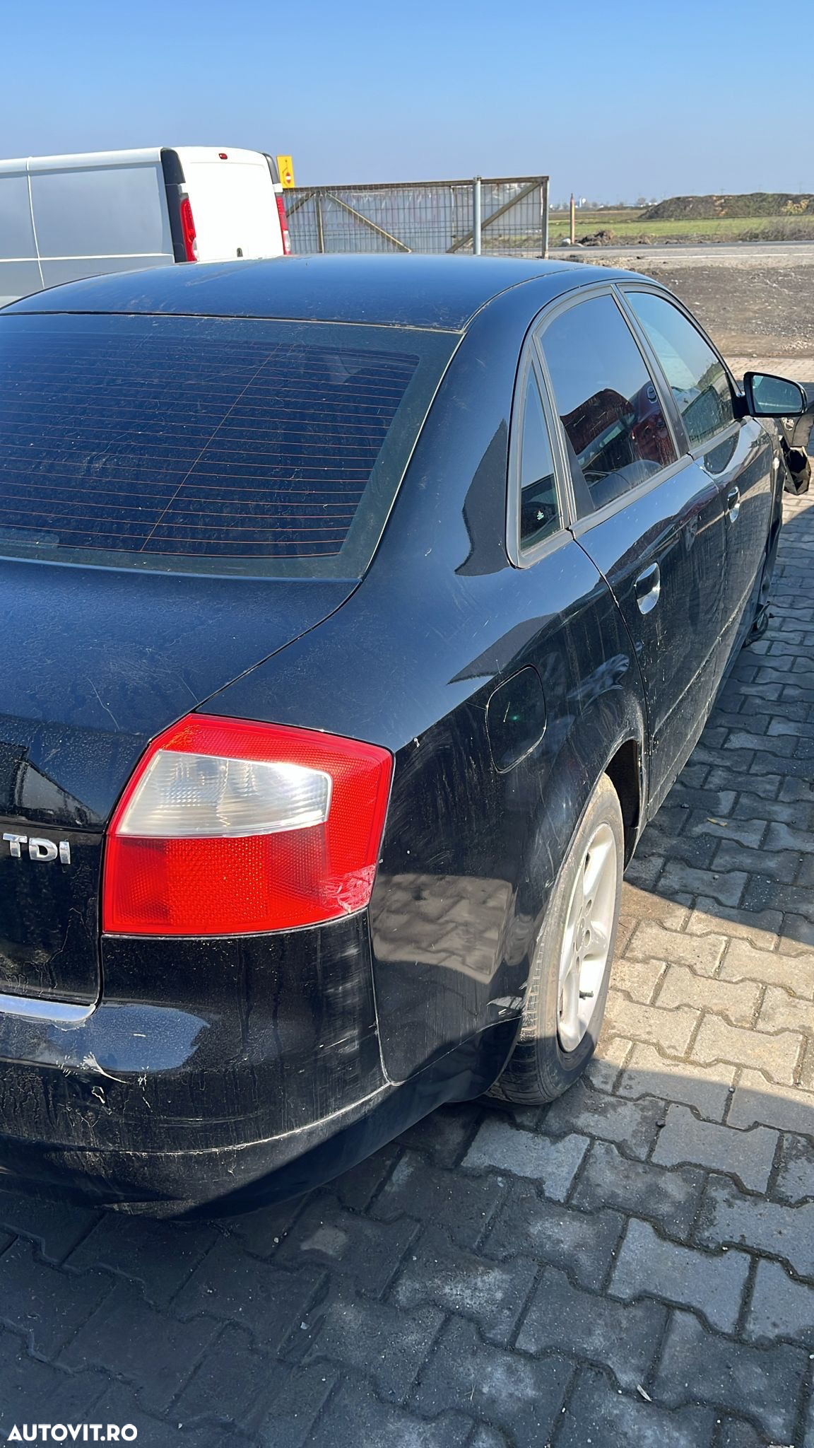 Dezmembram Audi A4 1.9 diesel din 2002 - 2