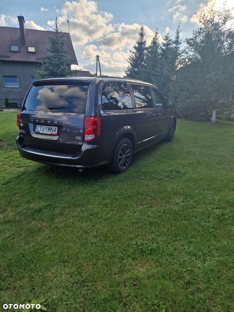 Dodge Grand Caravan 3.6 R/T - 9