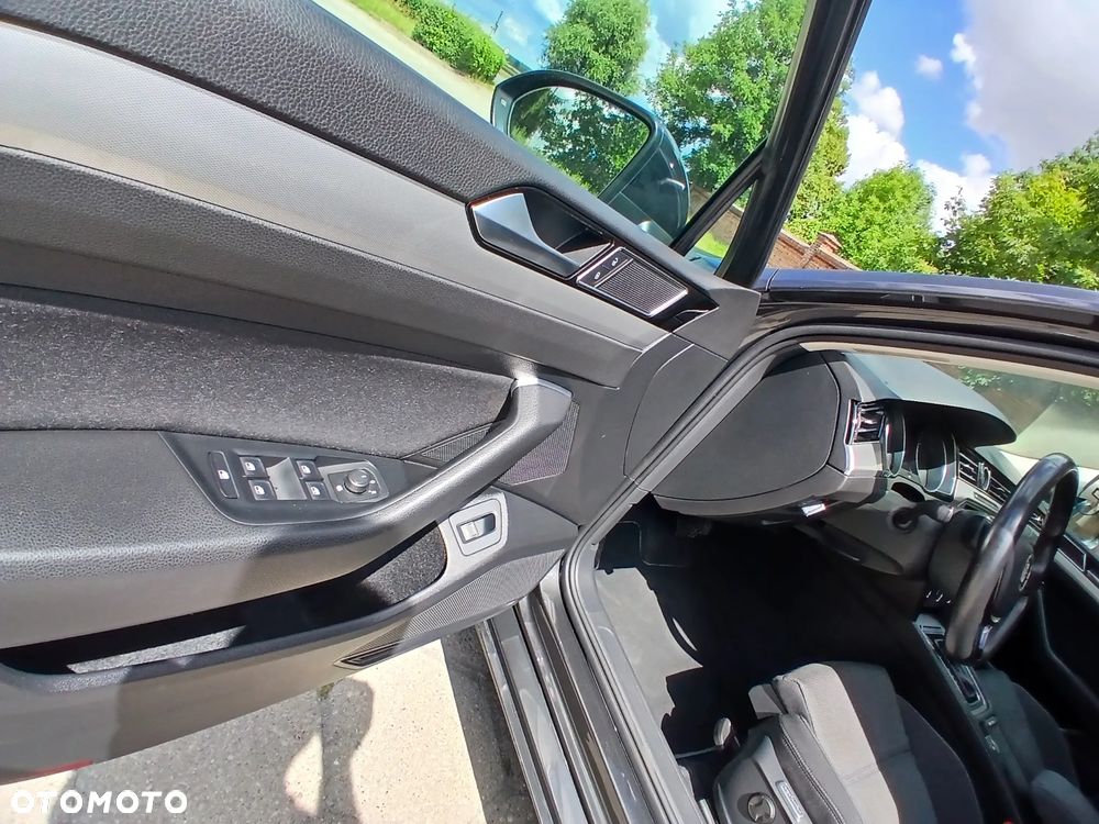 Volkswagen Passat 1.8 TSI BMT Comfortline DSG - 34