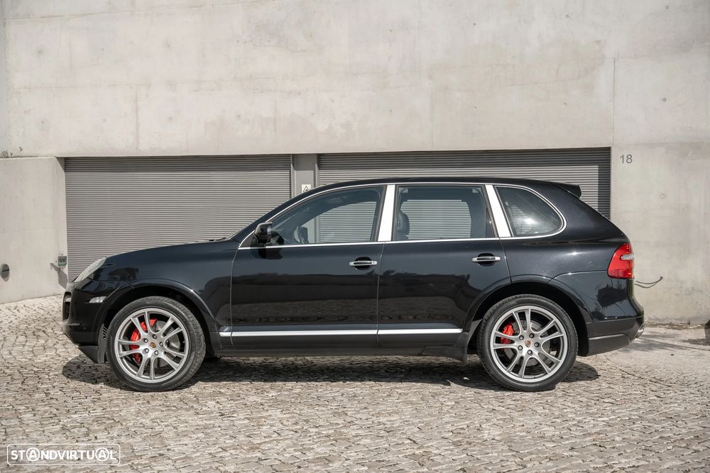Porsche Cayenne Turbo - 2