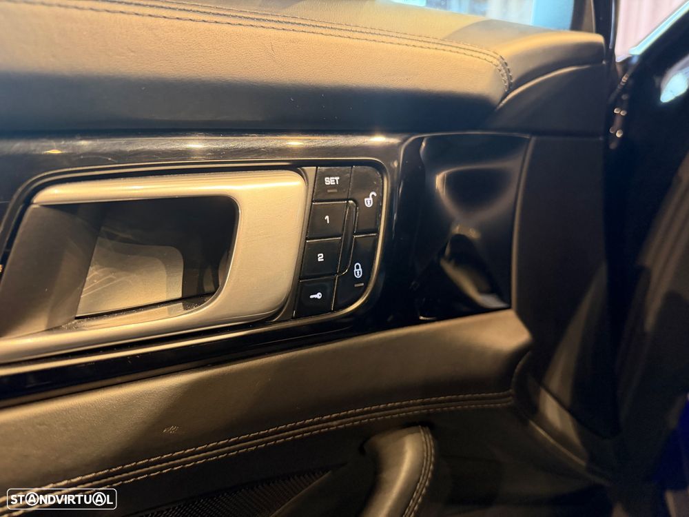 Porsche Panamera Sport Turismo 4 E-Hybrid Platinum Edition - 19