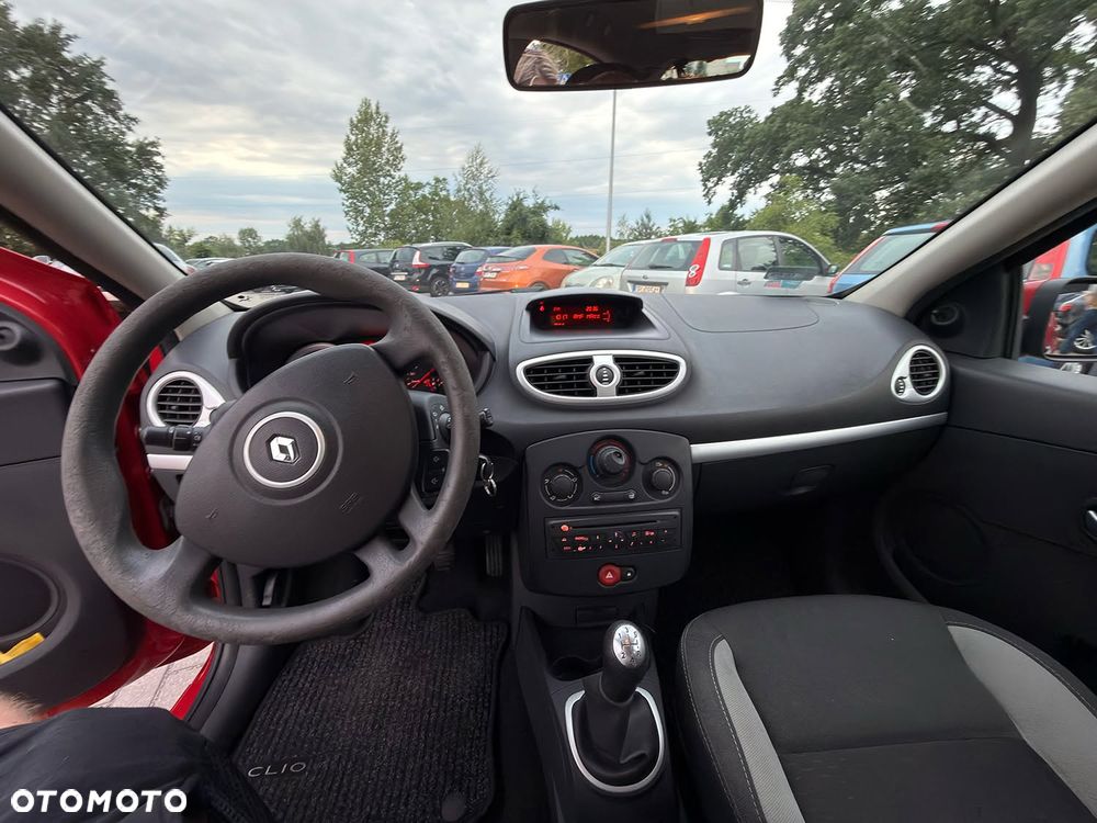 Renault Clio - 7