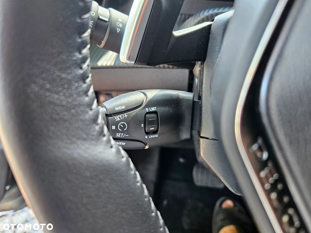Peugeot 208 - 17
