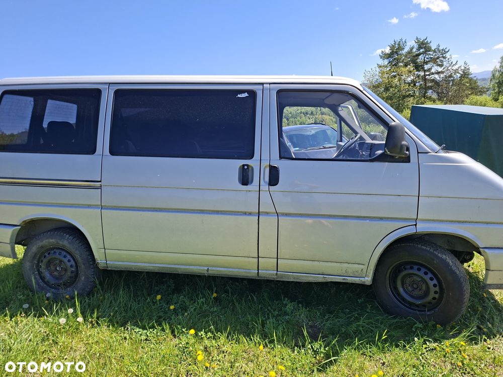 Volkswagen Transporter - 1
