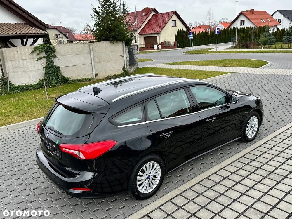 Ford Focus SW - 18