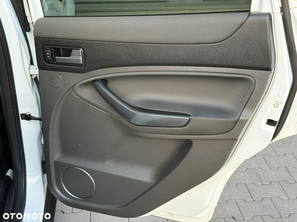 Ford Kuga - 27