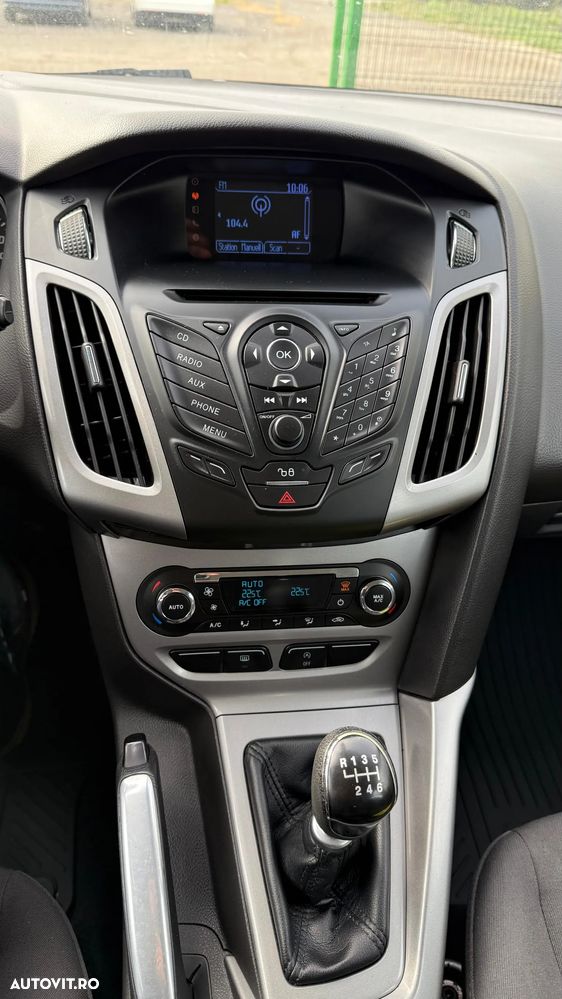 Ford Focus 1.6 TDCI DPF Start-Stopp-System Ambiente - 14