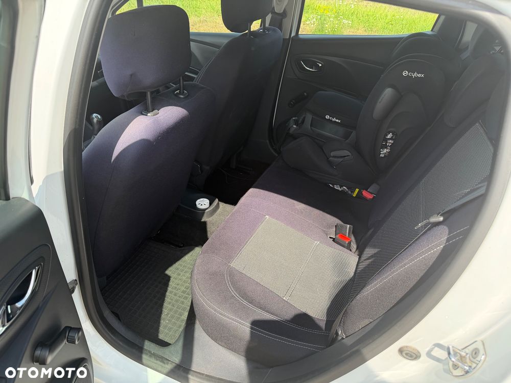 Renault Clio - 11