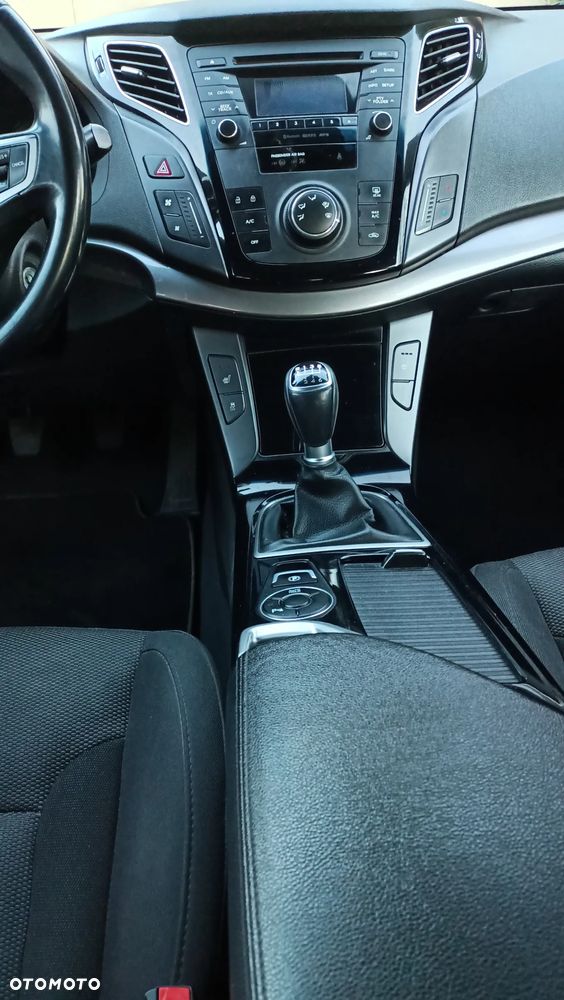 Hyundai i40 Kombi blue 1.6 Family - 6