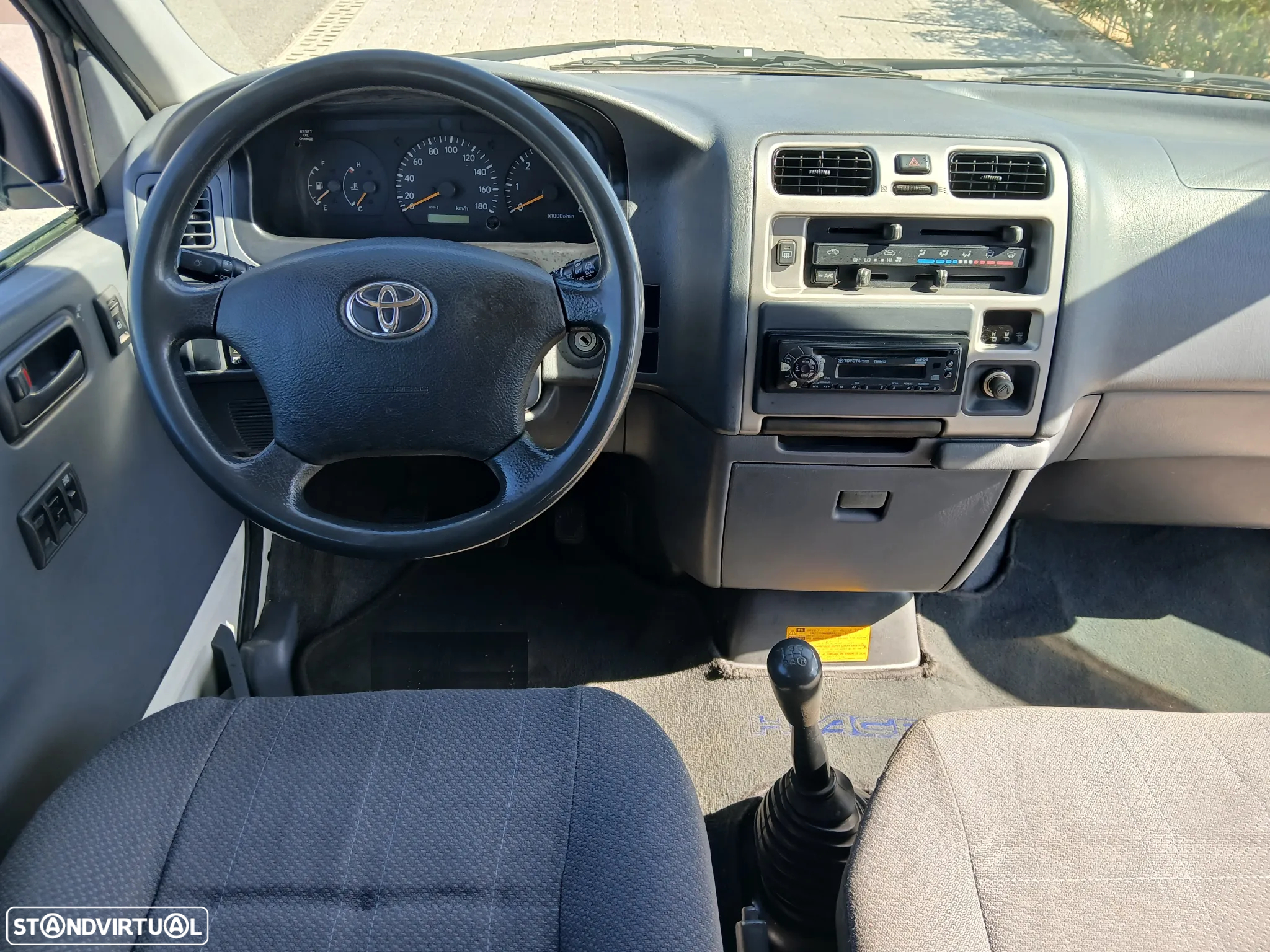 Toyota HiAce 2.5 D-4D Service 2.8T AC - 6