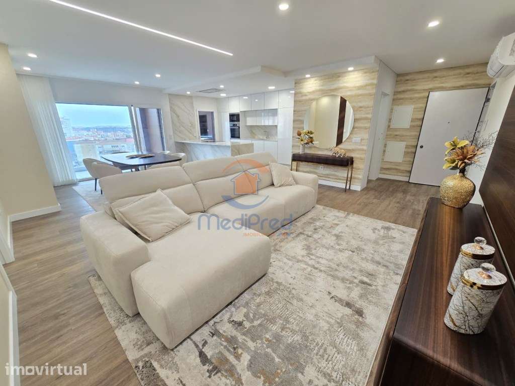 Apartamento T2 em Condomínio Privado com Piscina | Odivelas - Grande imagem: 3/89