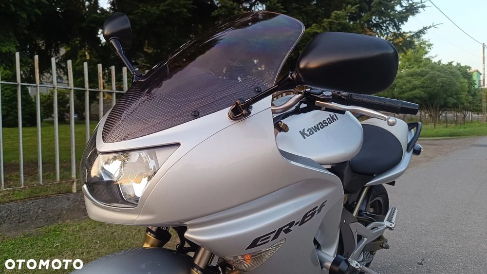 Kawasaki ER - 12
