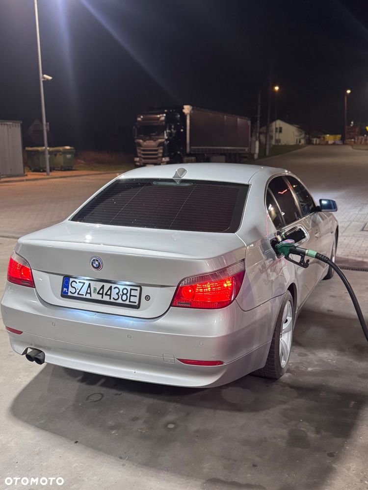 BMW Seria 5 523i - 18