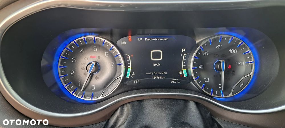 Chrysler Pacifica - 34