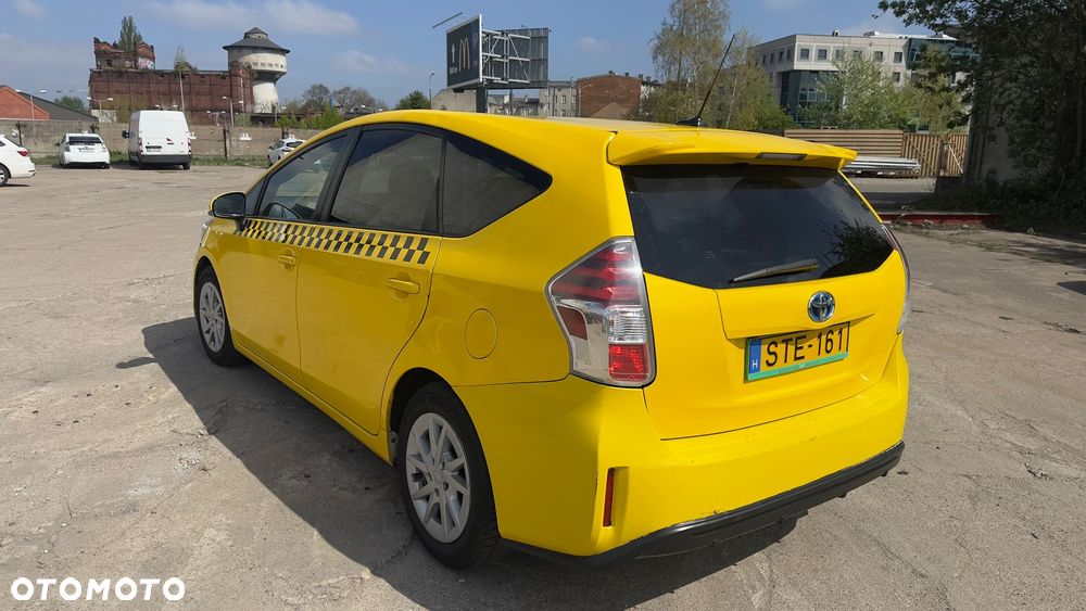 Toyota Prius+ (Hybrid) - 7