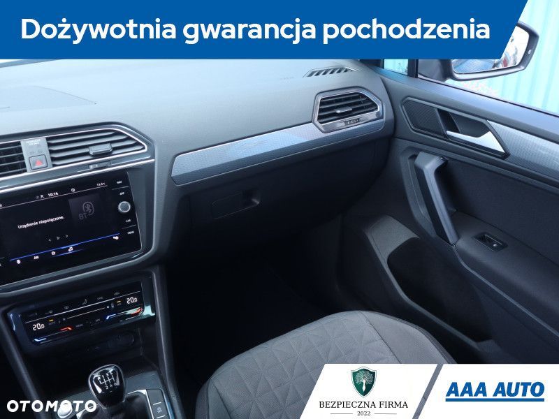 Volkswagen Tiguan - 10