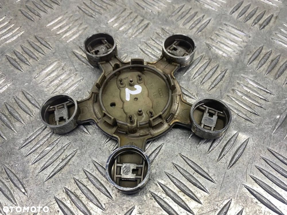 DEKIELEK KOŁPAK EMBLEMAT FELGI AUDI A4 A5 A6 A8 Q5 8R0601165 - 11