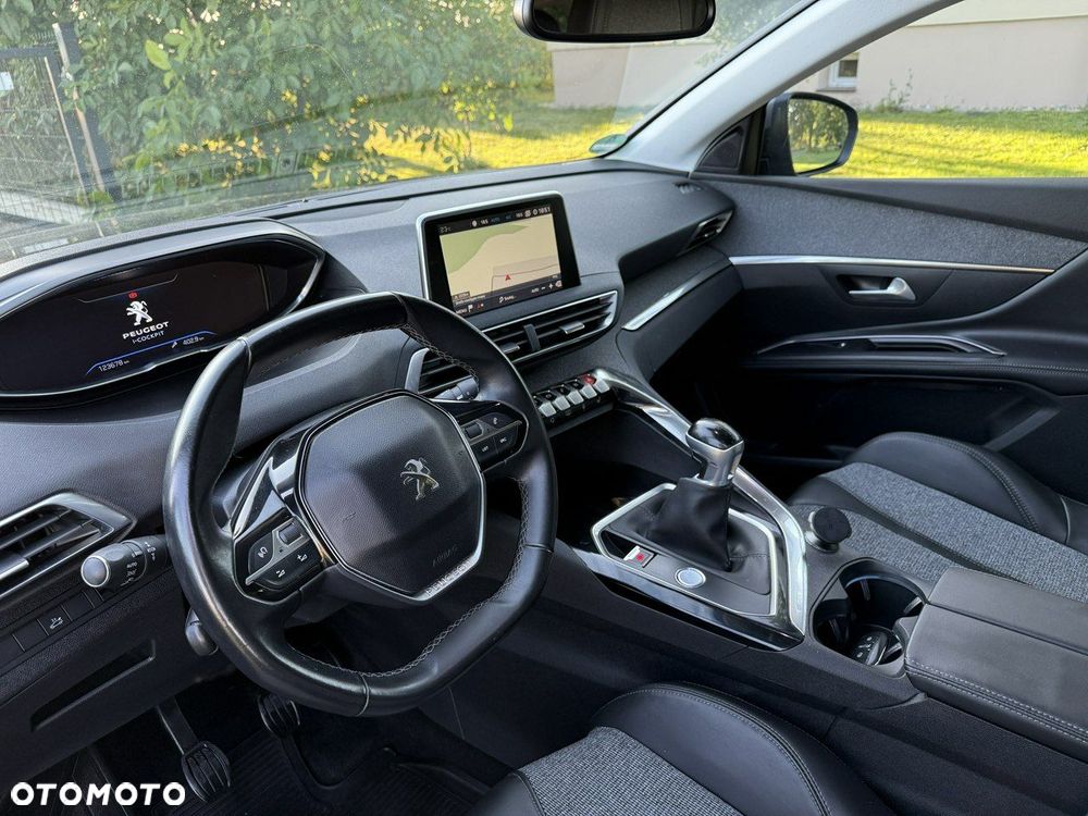 Peugeot 5008 2.0 HDi Allure 7os - 23