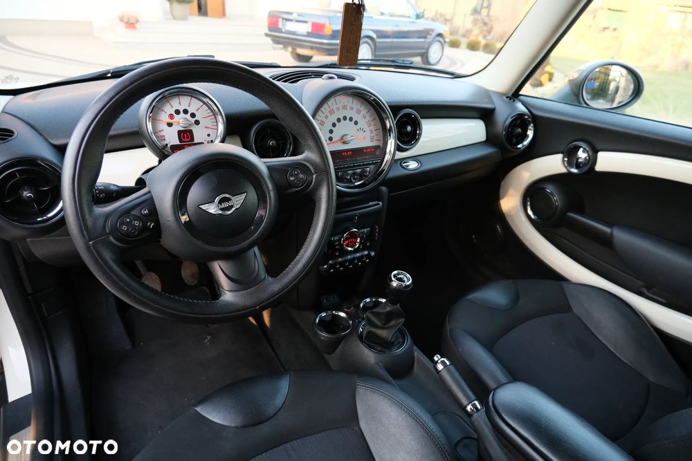 MINI Cooper Standard - 29