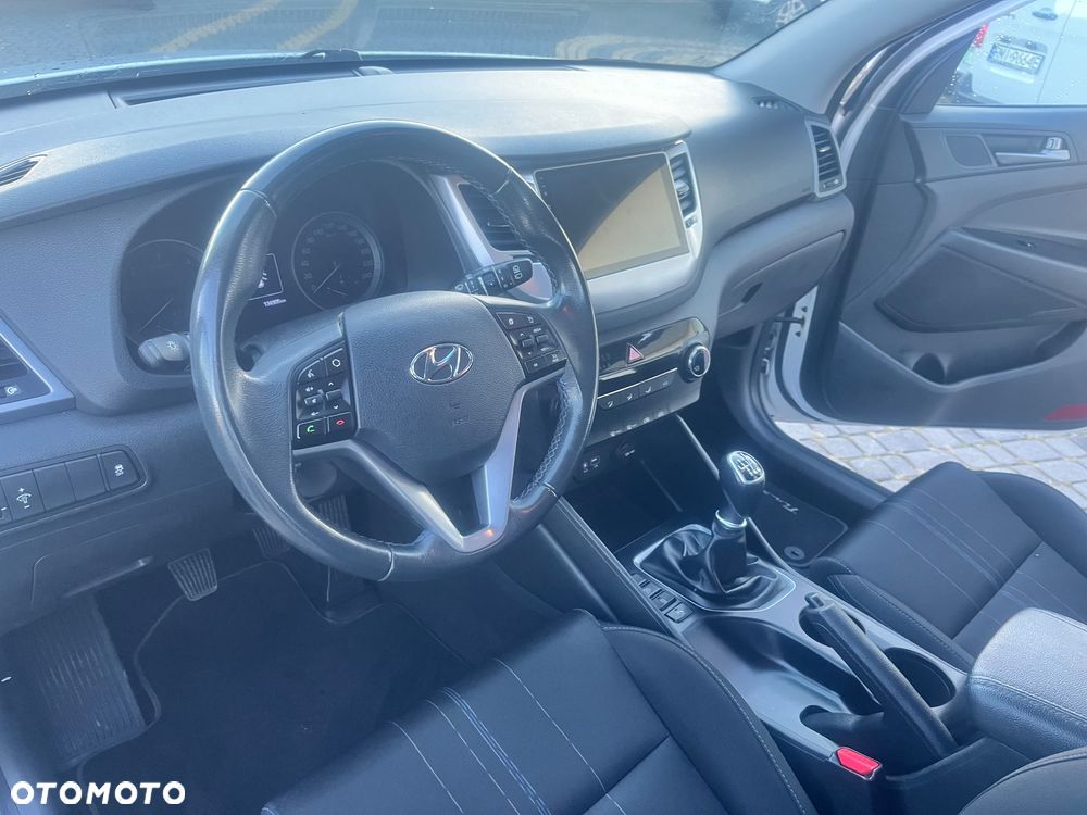 Hyundai Tucson blue 1.7 CRDi 2WD Trend - 18