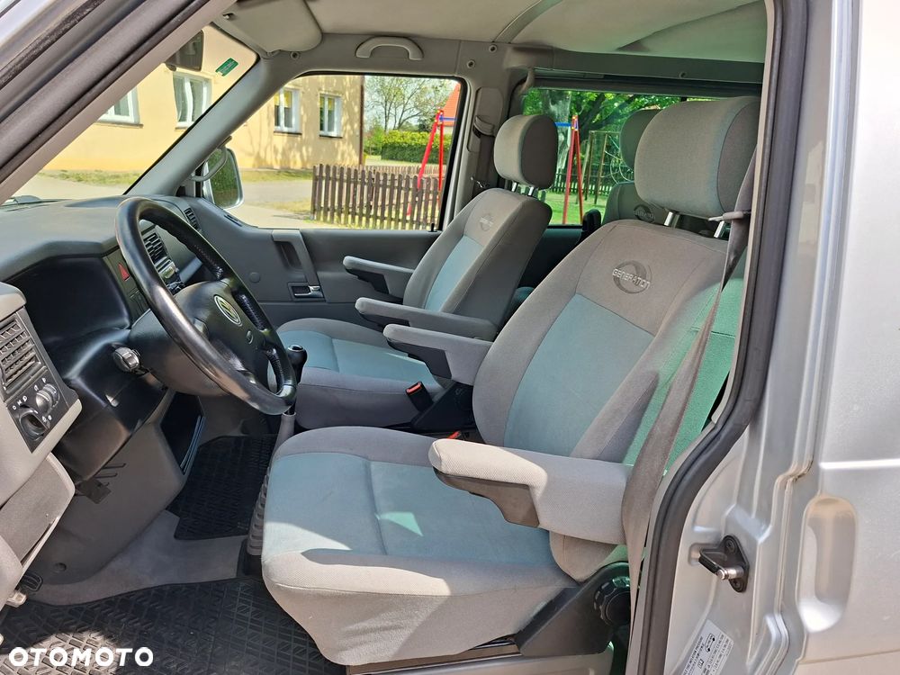 Volkswagen Multivan - 15