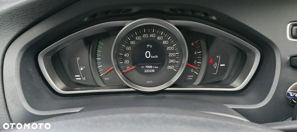 Volvo V40 D2 Kinetic - 13