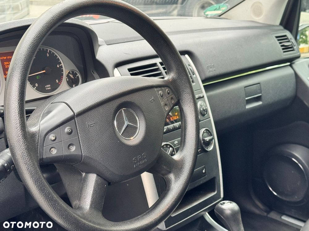 Mercedes-Benz Klasa B 180 CDI Autotronic - 25