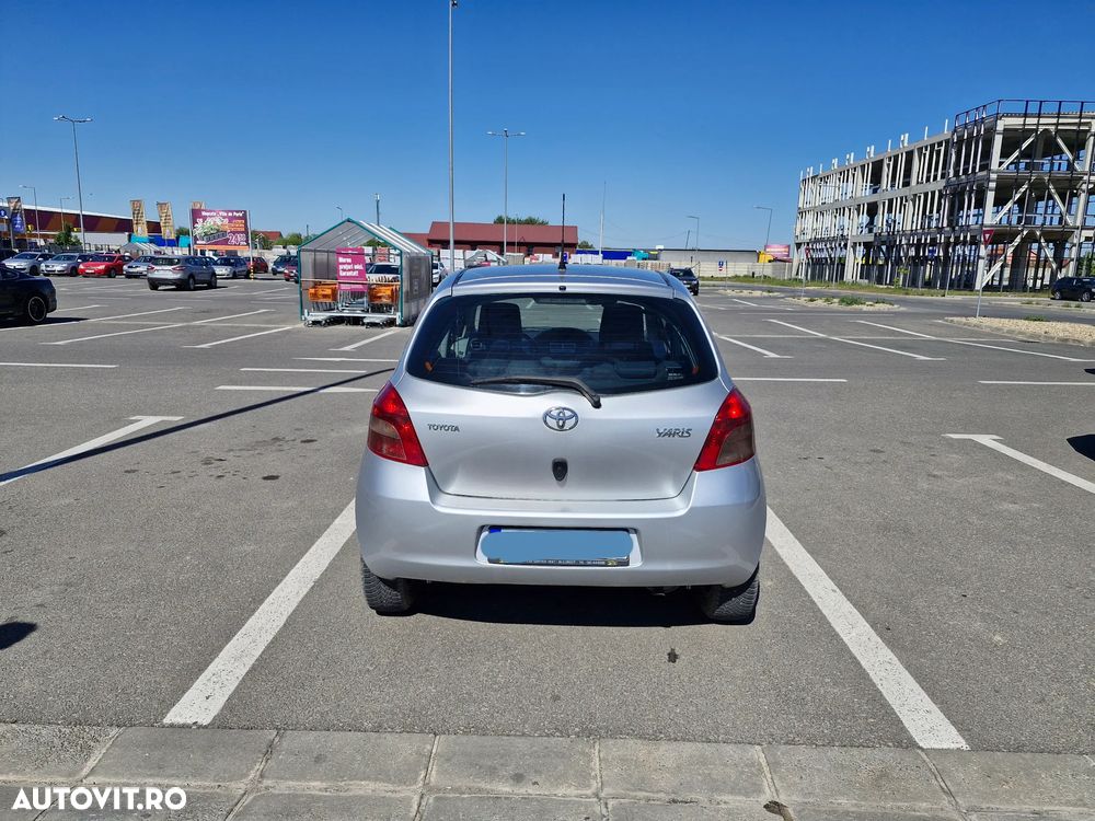 Toyota Yaris 1.4 D-4D Sol - 4