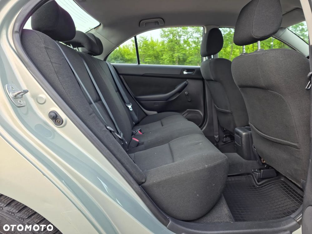 Toyota Avensis 2.0 D-4D Sol - 16