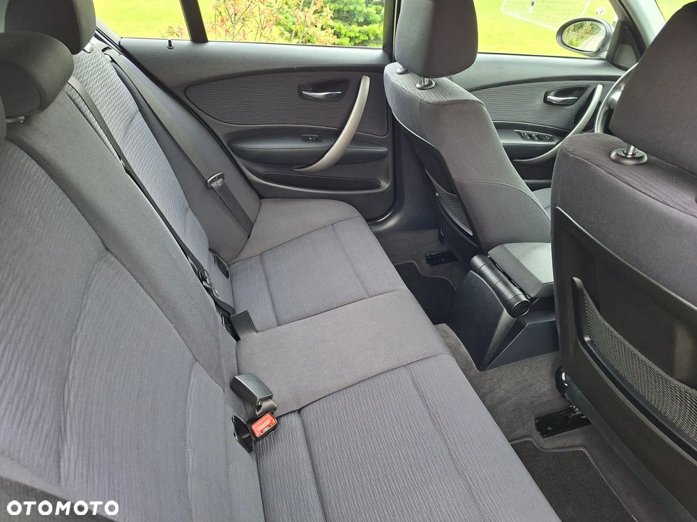 BMW Seria 1 116i - 23