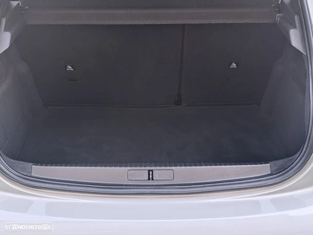 Peugeot e-208 50 kWh Allure Pack - 11