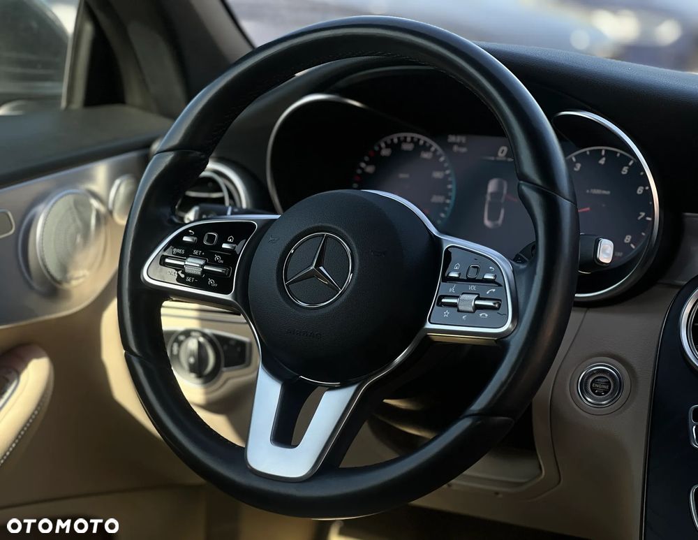 Mercedes-Benz Klasa C 300 4MATIC 9G-TRONIC - 18