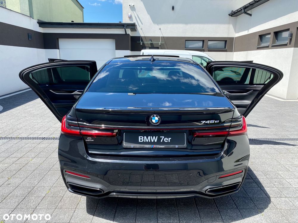 BMW Seria 7 745e sport - 11