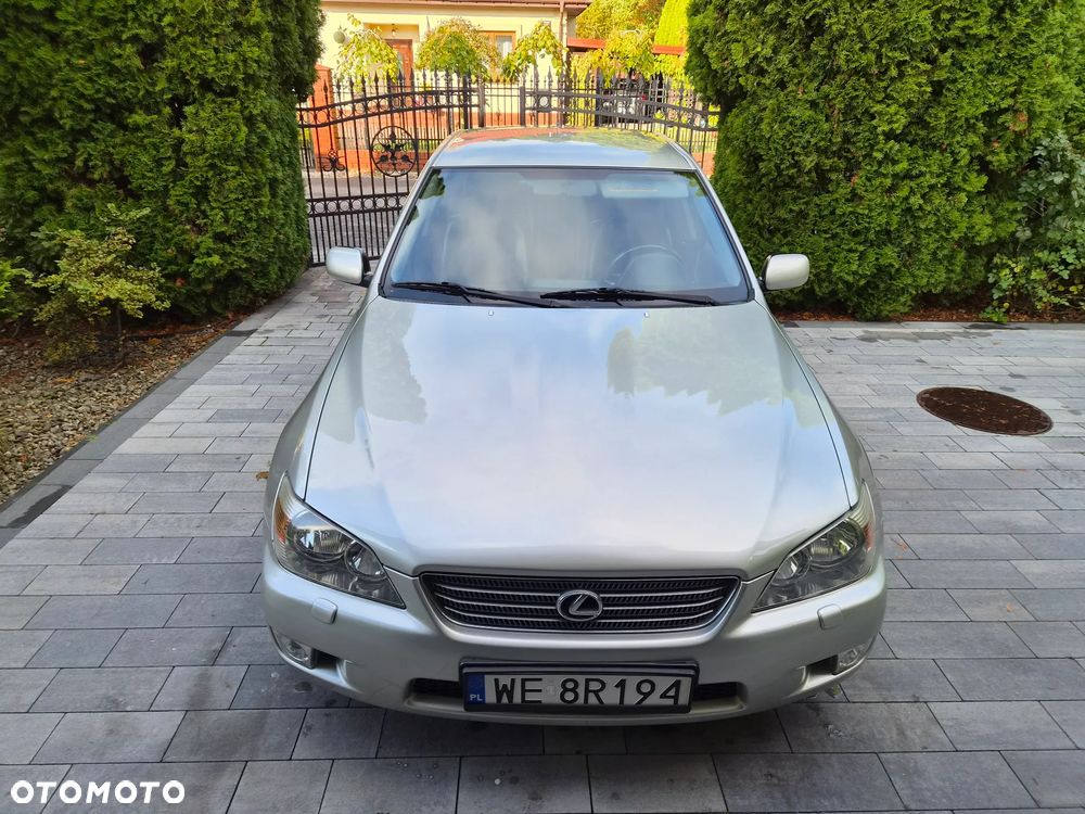 Lexus IS - 5