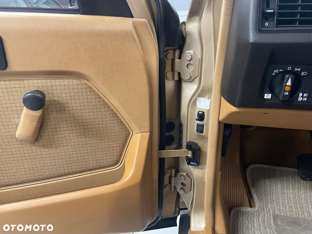 Mercedes-Benz W201 (190) - 13