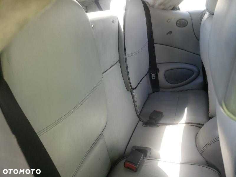 Części z Aston Martin DB7 Vantage 5.9L RWD z 2002 roku, wersja USA. - 6