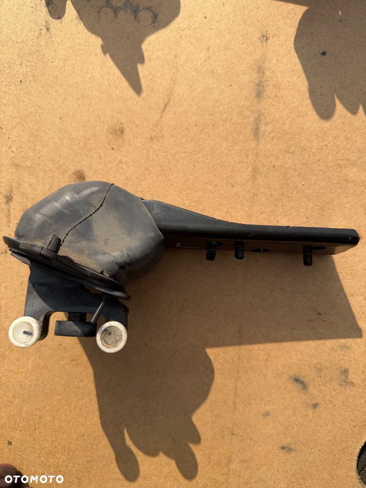 Rolka środkowa drzwi bocznych lewych Renault Master III 777659426R - 2