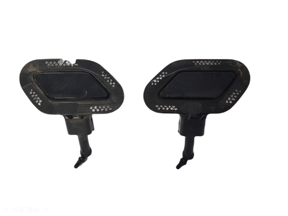 SPRYSKIWACZ LAMPY PRAWY REFLEKTORA KOSZYCZEK ZAŚLEPKA VW TOUAREG 3 III 760 760955104 760807942B - 1