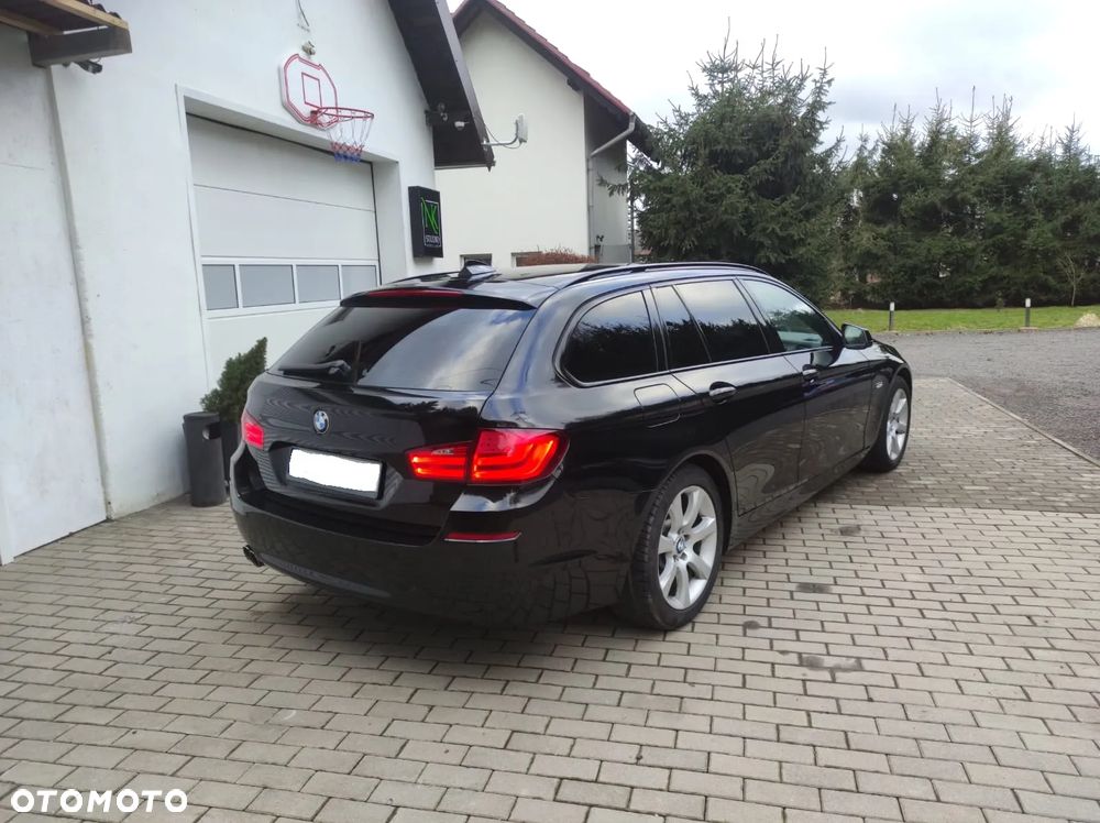 BMW Seria 5 525d Touring - 3