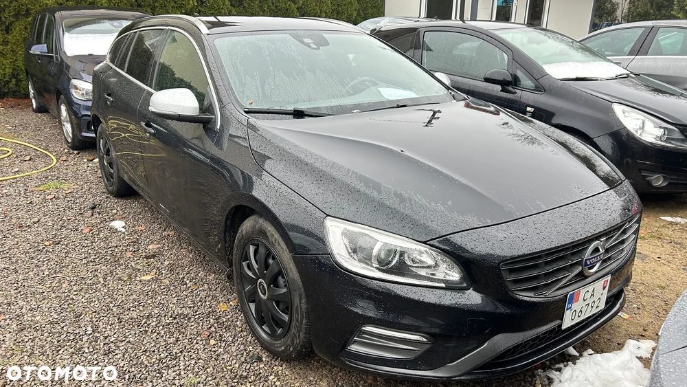 Volvo V60 D2 R-Design - 11