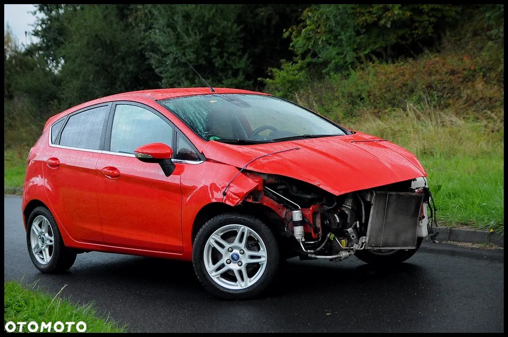 Ford Fiesta 1.0 EcoBoost S&S TITANIUM - 11