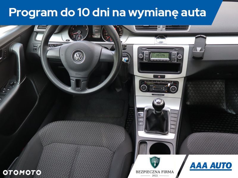 Volkswagen Passat - 8