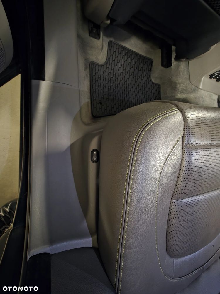 Jaguar F-Pace 25t AWD R-Sport - 15