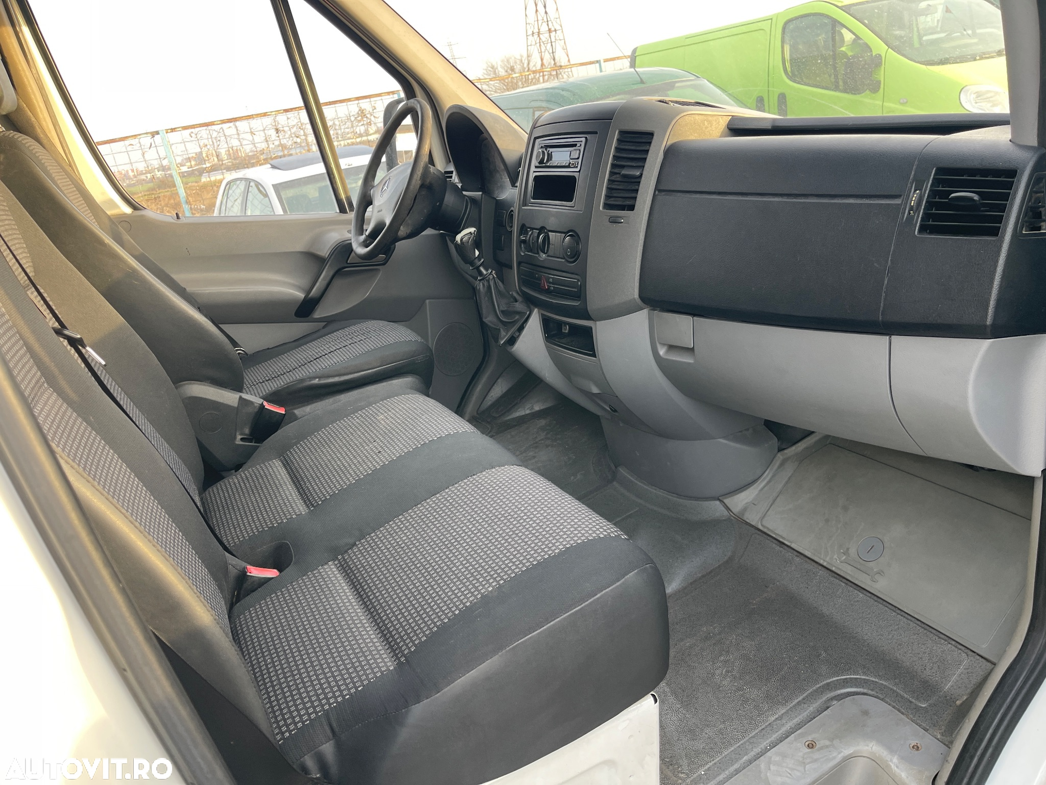 Mercedes-Benz Sprinter - 10