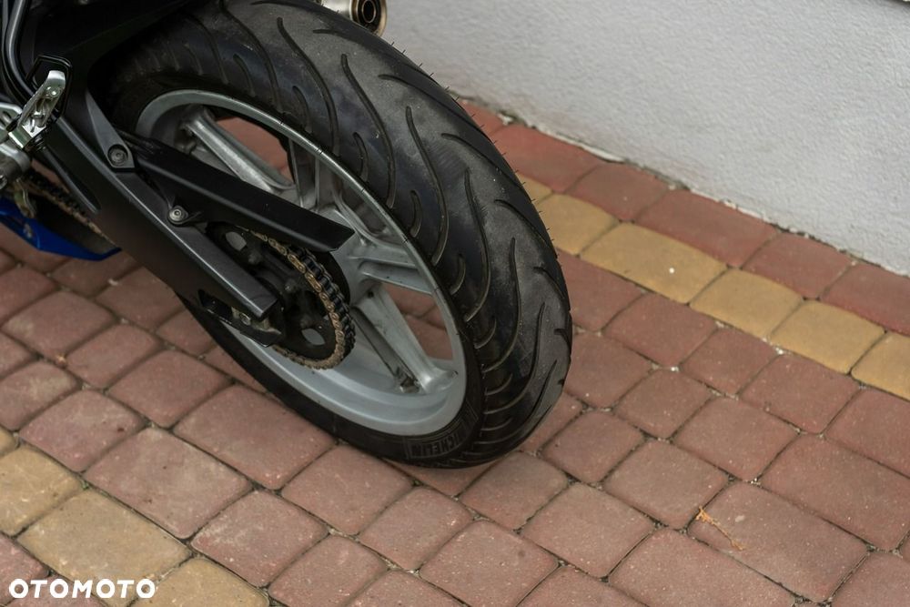 Yamaha YZF - 8