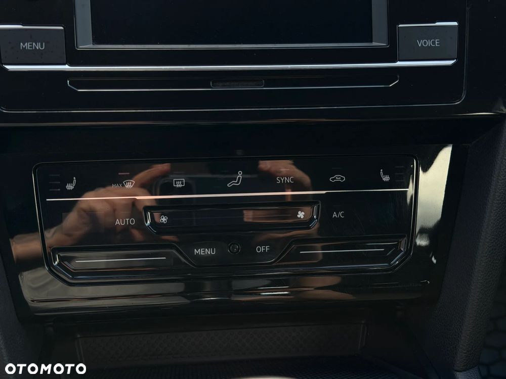 Volkswagen Passat 2.0 TDI EVO Elegance - 17